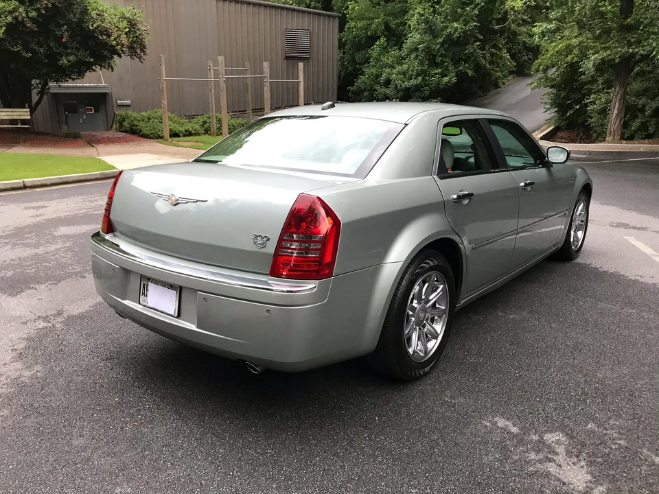 2005 Chrysler 300 (2005-2023) - Image 12 of 31