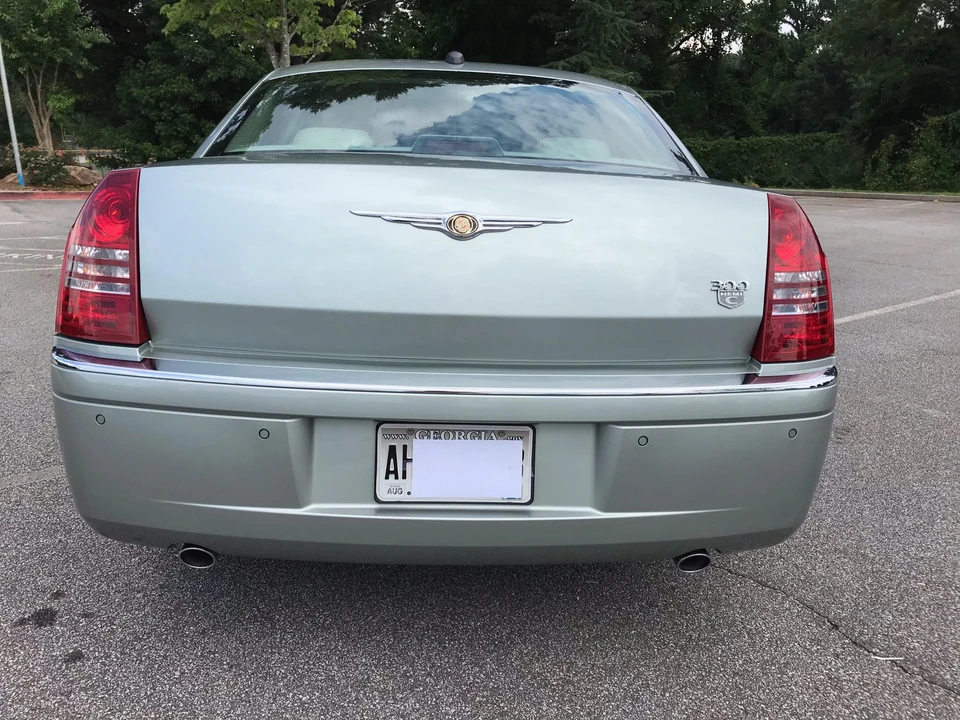 2005 Chrysler 300 (2005-2023) - Image 10 of 31