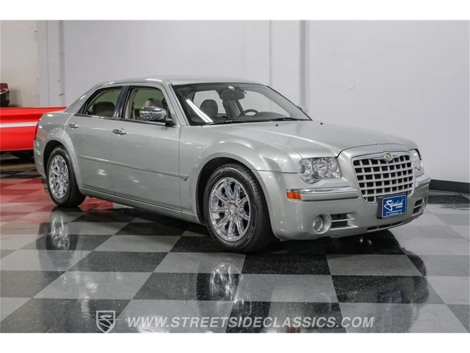 2005 Chrysler 300 (2005-2023) - Image 16 of 31