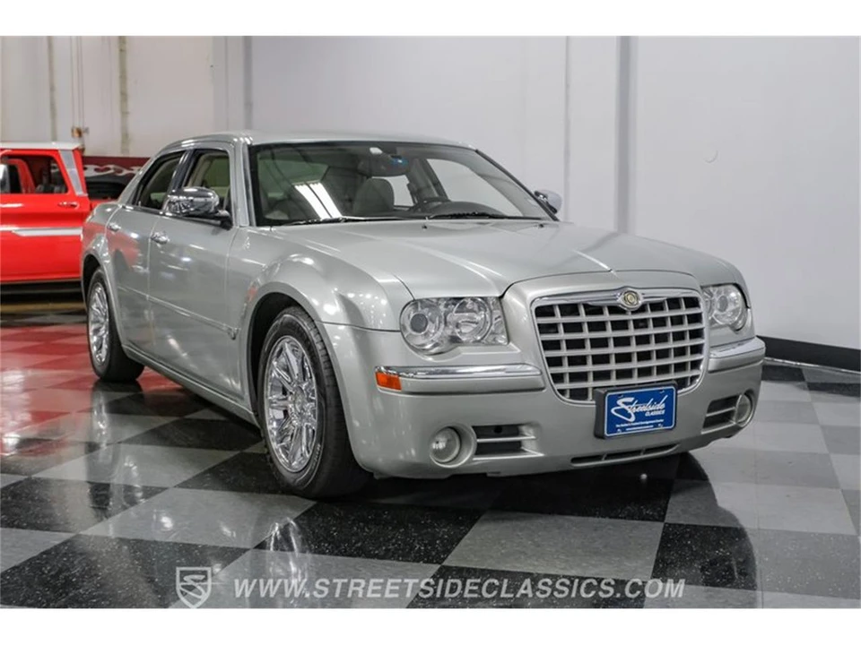 2005 Chrysler 300 (2005-2023) - Image 17 of 31