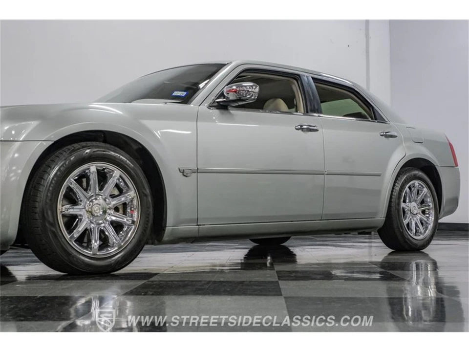 2005 Chrysler 300 (2005-2023) - Image 22 of 31