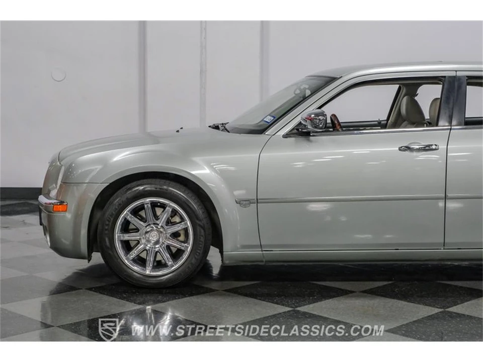 2005 Chrysler 300 (2005-2023) - Image 23 of 31