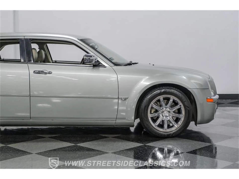 2005 Chrysler 300 (2005-2023) - Image 30 of 31