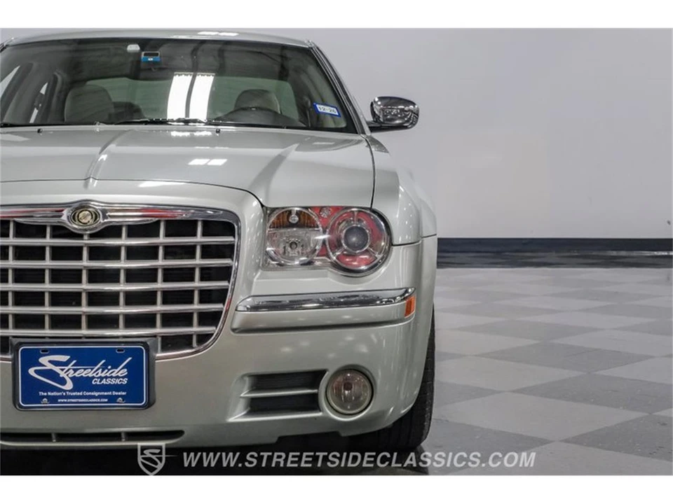 2005 Chrysler 300 (2005-2023) - Image 20 of 31
