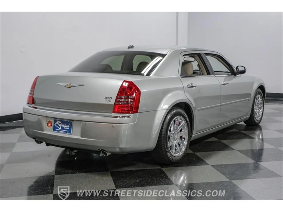 2005 Chrysler 300 (2005-2023) - Image 25 of 31