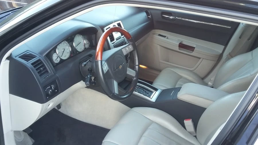 2005 Chrysler 300 (2005-2023) - Image 4 of 10