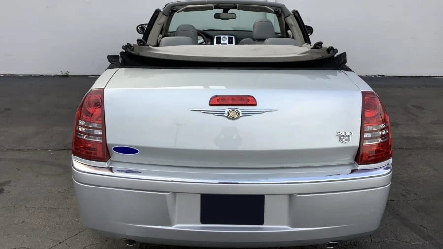 2005 Chrysler 300 (2005-2023) - Image 3 of 19