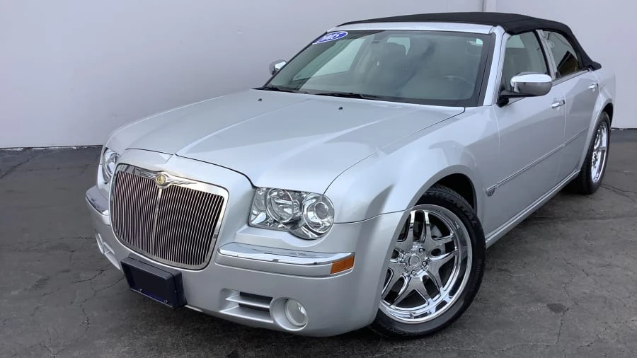 2005 Chrysler 300 (2005-2023) - Image 13 of 19