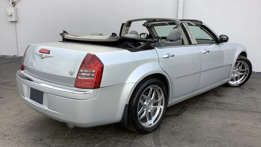 2005 Chrysler 300 (2005-2023) - Image 18 of 19