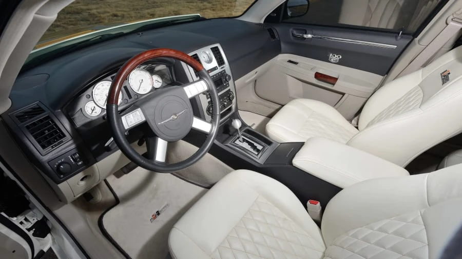 2005 Chrysler 300 (2005-2023) - Image 3 of 20