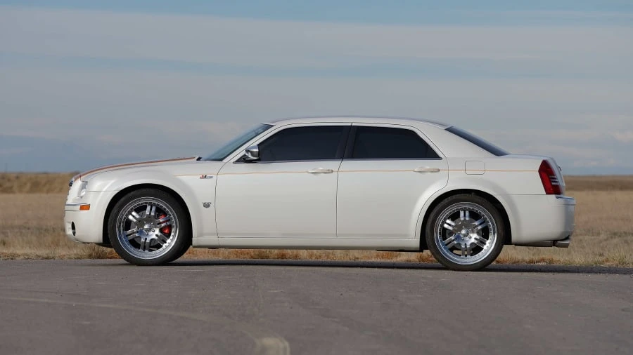 2005 Chrysler 300 (2005-2023) - Image 2 of 20