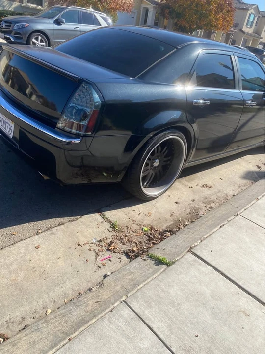 2005 Chrysler 300 (2005-2023) - Image 3 of 3