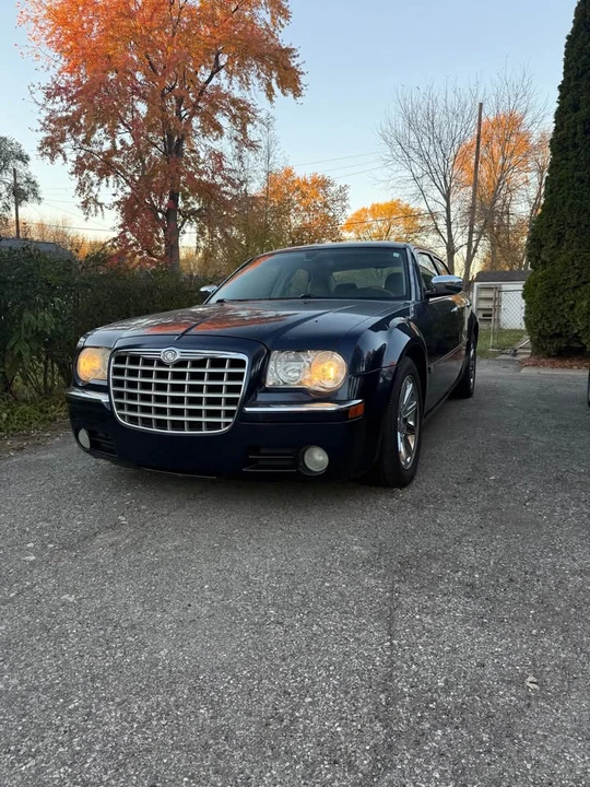 2005 Chrysler 300 (2005-2023) - Image 4 of 11