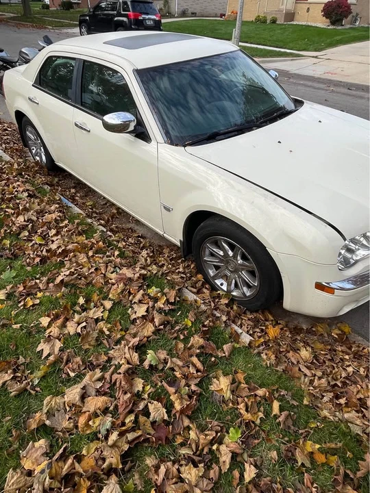 2005 Chrysler 300 (2005-2023) - Image 2 of 5