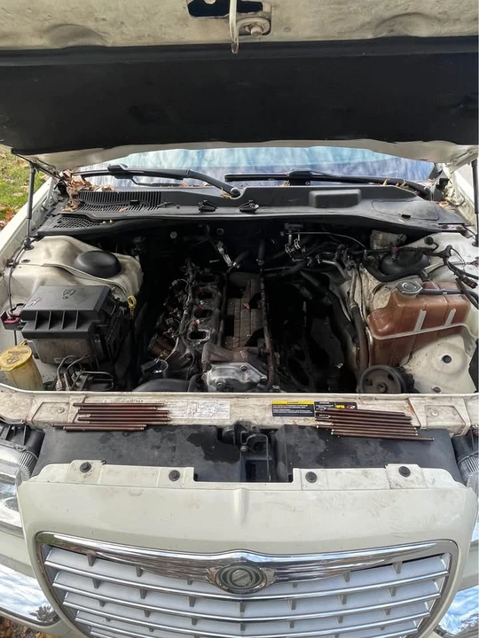 2005 Chrysler 300 (2005-2023) - Image 4 of 5