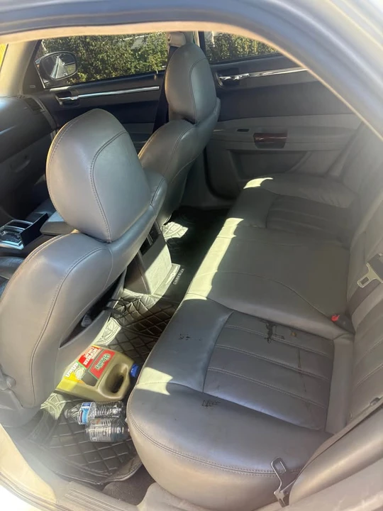 2005 Chrysler 300 (2005-2023) - Image 8 of 8