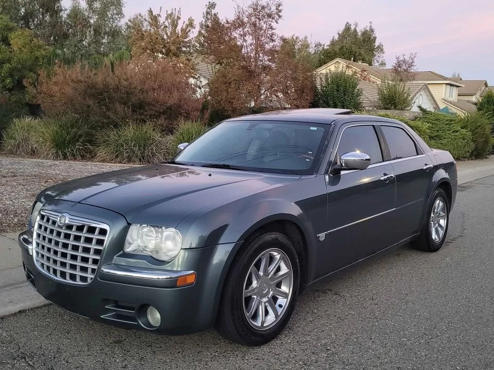 2005 Chrysler 300 (2005-2023) - Image 3 of 11