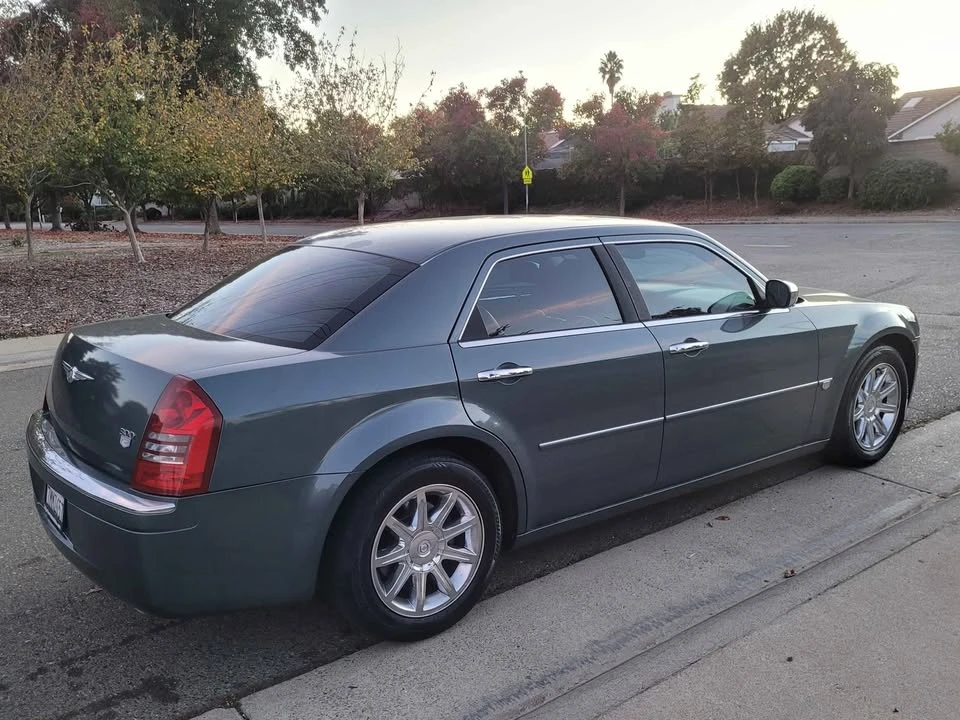 2005 Chrysler 300 (2005-2023) - Image 6 of 11