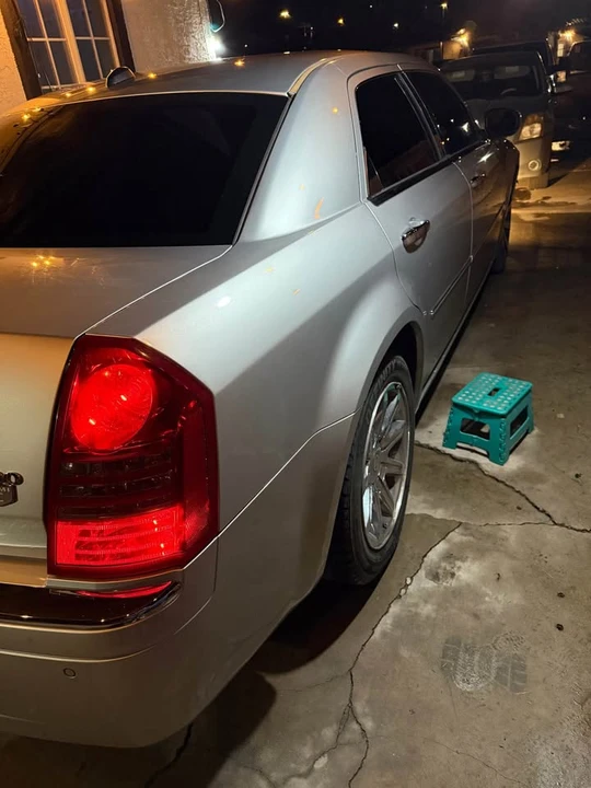 2005 Chrysler 300 (2005-2023) - Image 4 of 8