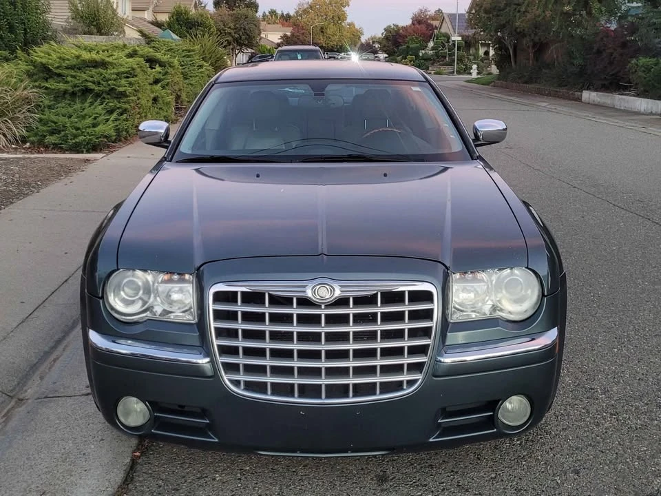 2005 Chrysler 300 (2005-2023) - Image 5 of 11
