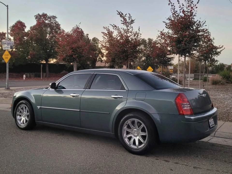 2005 Chrysler 300 (2005-2023) - Image 7 of 11