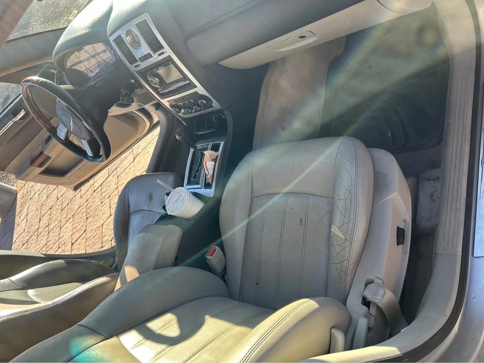 2005 Chrysler 300 (2005-2023) - Image 4 of 10