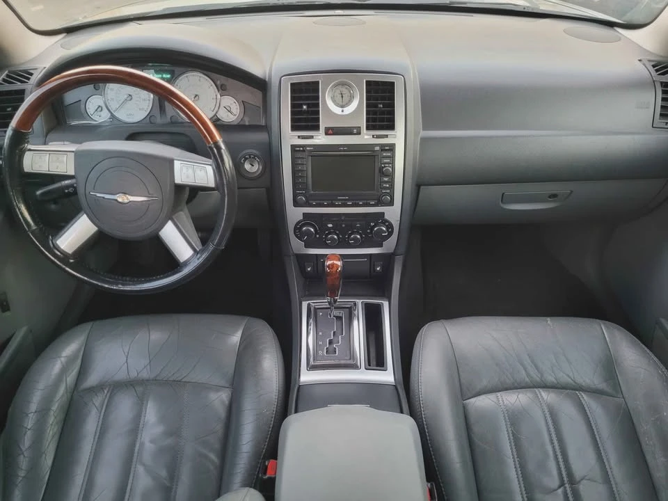 2005 Chrysler 300 (2005-2023) - Image 8 of 11