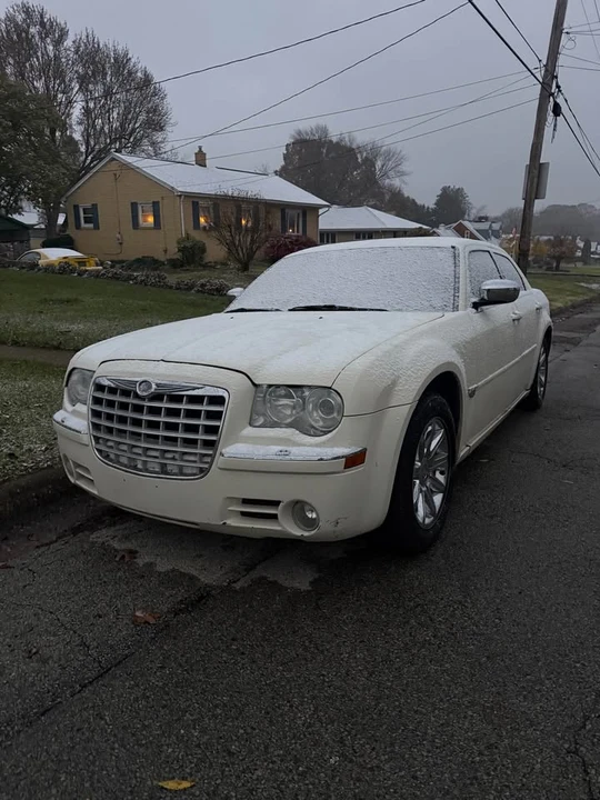 2005 Chrysler 300 (2005-2023) - Image 5 of 5