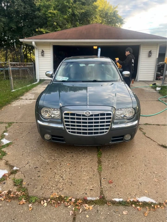 2005 Chrysler 300 (2005-2023) - Image 2 of 4