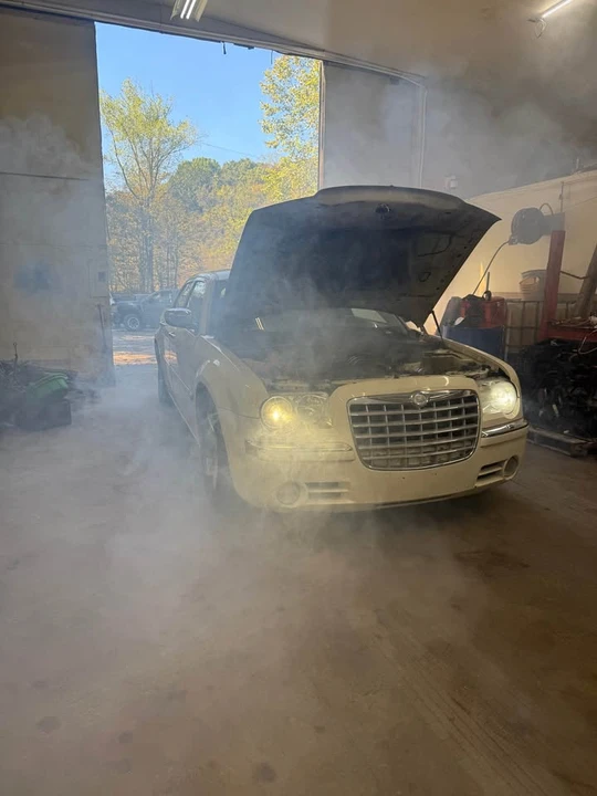 2005 Chrysler 300 (2005-2023) - Image 4 of 5