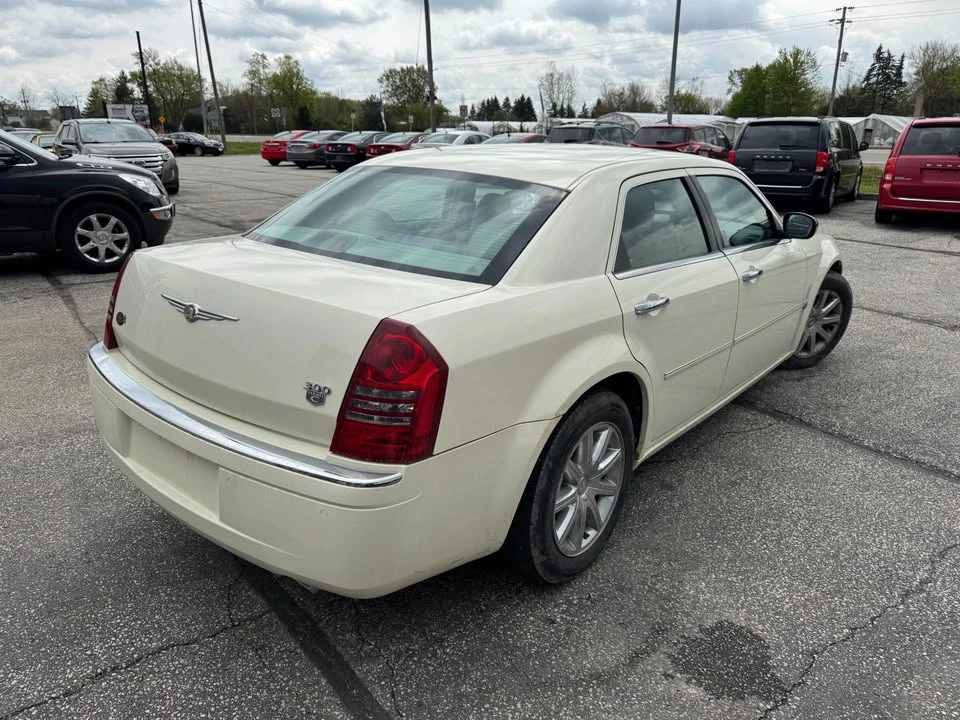 2005 Chrysler 300 (2005-2023) - Image 7 of 15