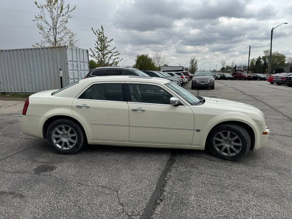 2005 Chrysler 300 (2005-2023) - Image 8 of 15
