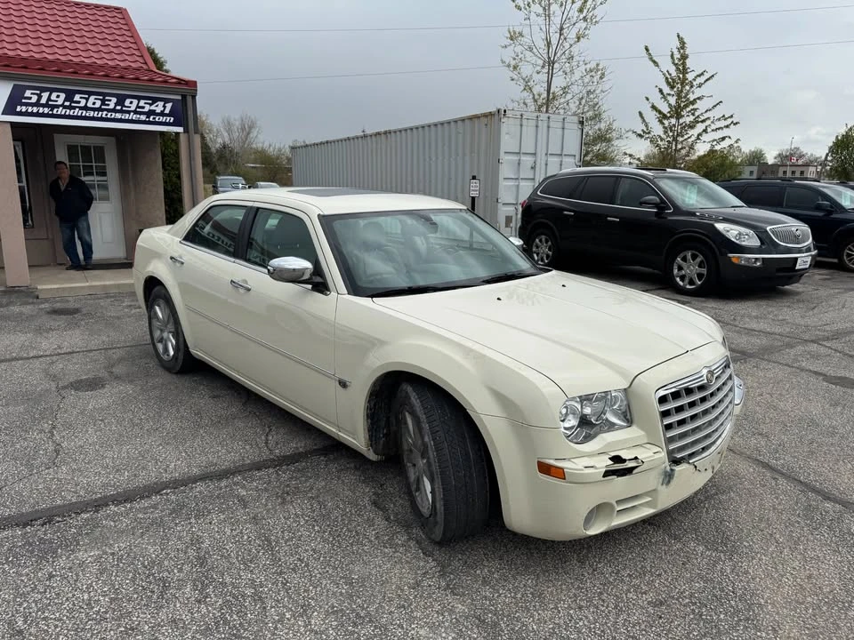 2005 Chrysler 300 (2005-2023) - Image 9 of 15