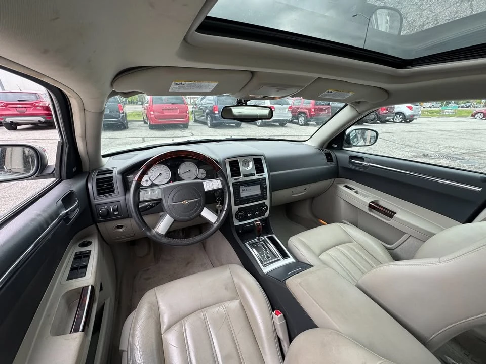 2005 Chrysler 300 (2005-2023) - Image 13 of 15