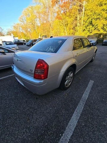2005 Chrysler 300 (2005-2023) - Image 4 of 7