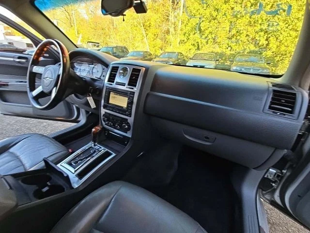 2005 Chrysler 300 (2005-2023) - Image 6 of 7