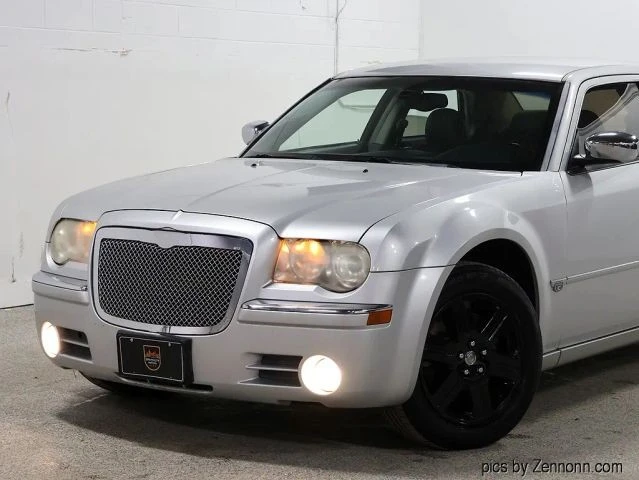 2005 Chrysler 300 (2005-2023) - Image 2 of 21