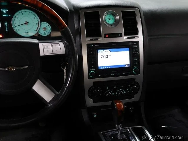 2005 Chrysler 300 (2005-2023) - Image 13 of 21