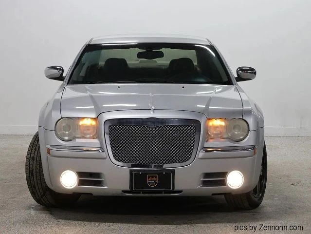2005 Chrysler 300 (2005-2023) - Image 5 of 21