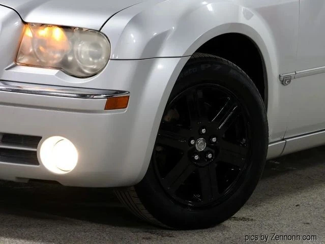 2005 Chrysler 300 (2005-2023) - Image 3 of 21