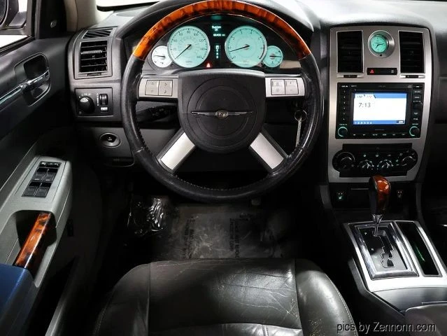 2005 Chrysler 300 (2005-2023) - Image 12 of 21