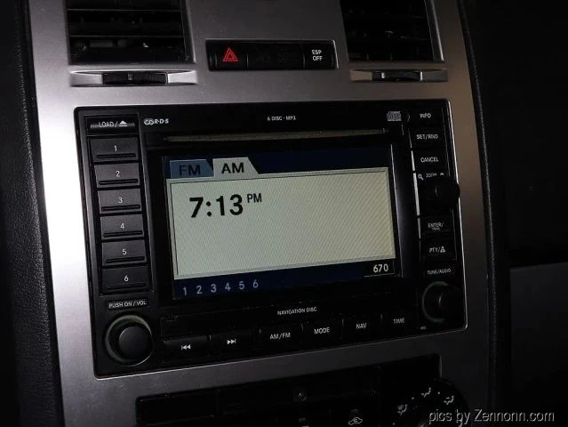 2005 Chrysler 300 (2005-2023) - Image 16 of 21