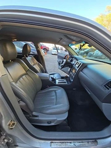 2005 Chrysler 300 (2005-2023) - Image 5 of 7