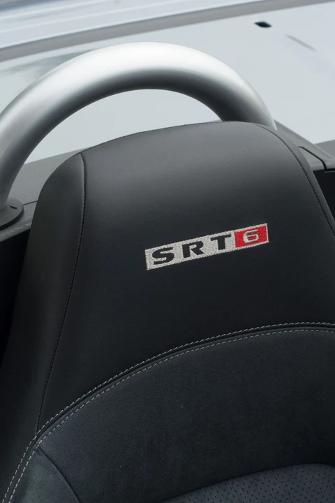 2005 Chrysler Crossfire - Image 16 of 31