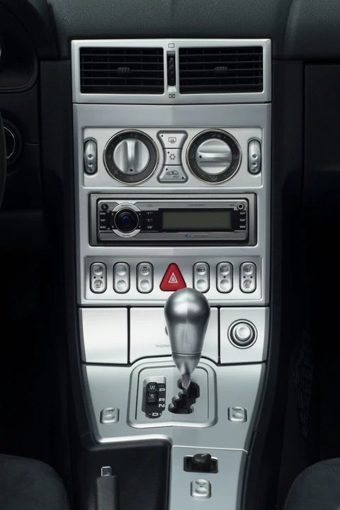 2005 Chrysler Crossfire - Image 14 of 31