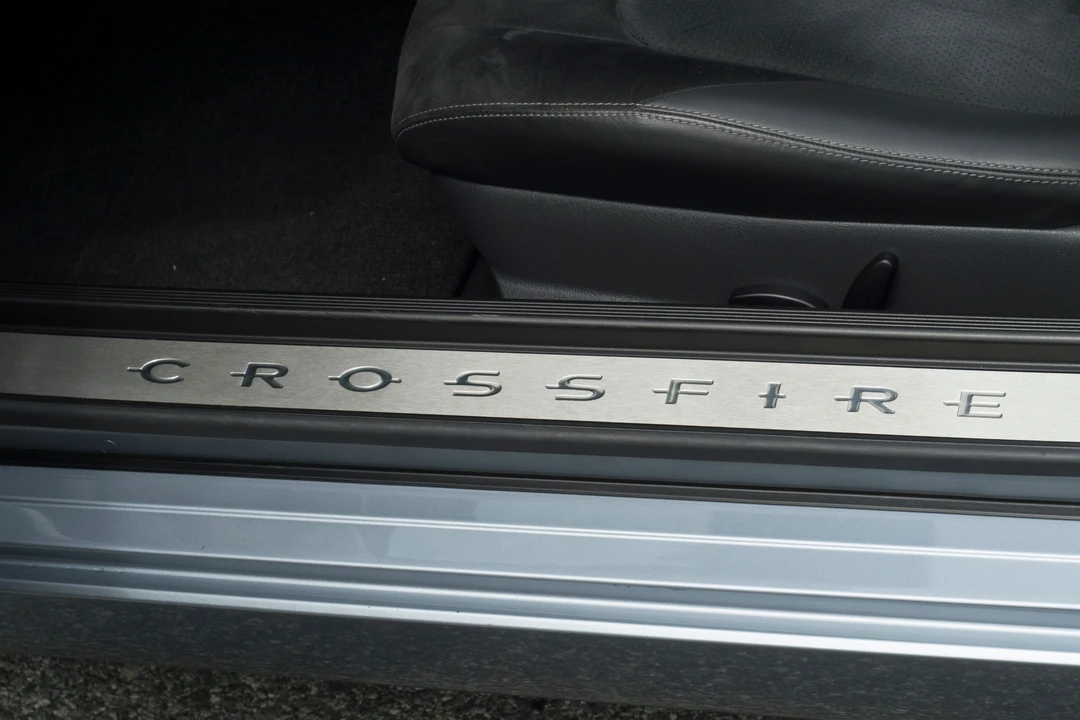 2005 Chrysler Crossfire - Image 13 of 31