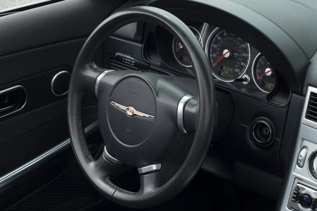 2005 Chrysler Crossfire - Image 24 of 31