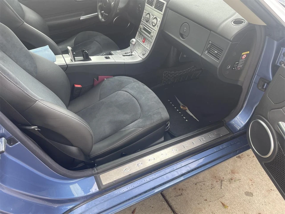2005 Chrysler Crossfire - Image 25 of 29