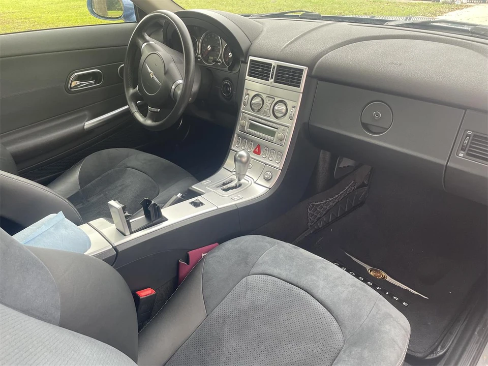 2005 Chrysler Crossfire - Image 26 of 29