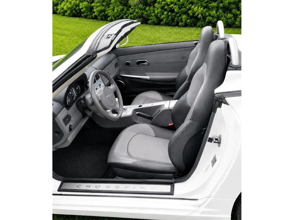2005 Chrysler Crossfire - Image 4 of 9